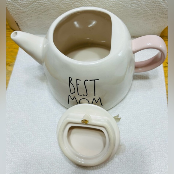 Rae Dunn nwot BEST MOM decorative tea pot 6” tall with lid. New condition - Picture 3 of 5